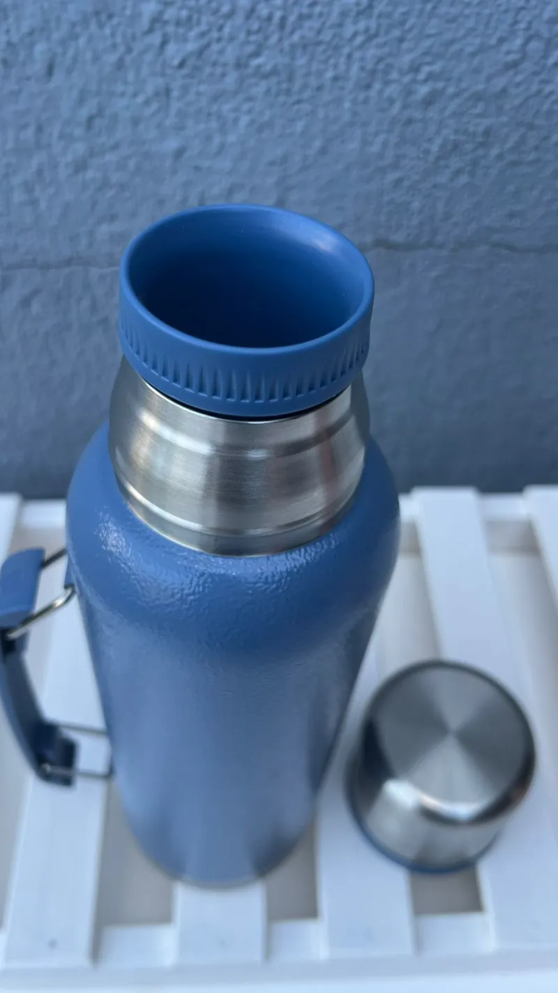 Termo de acero inoxidable — Termos