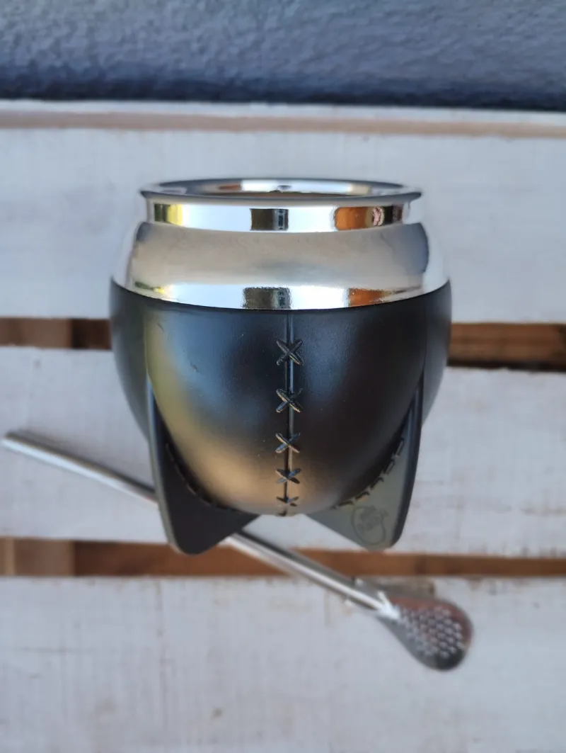 MATE PAMPA + BOMBILLA DE ACERO — Mates